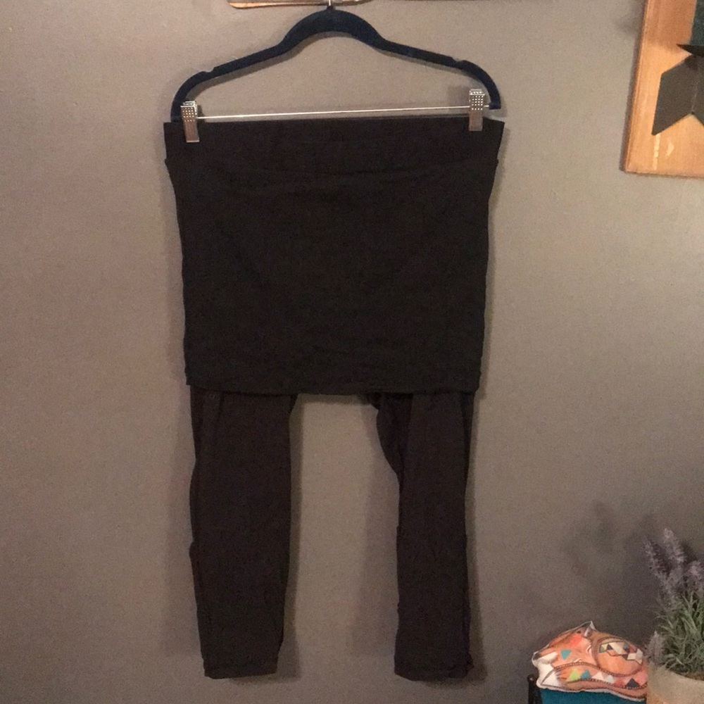Lululemon size 12 skirted leggings - so cool!